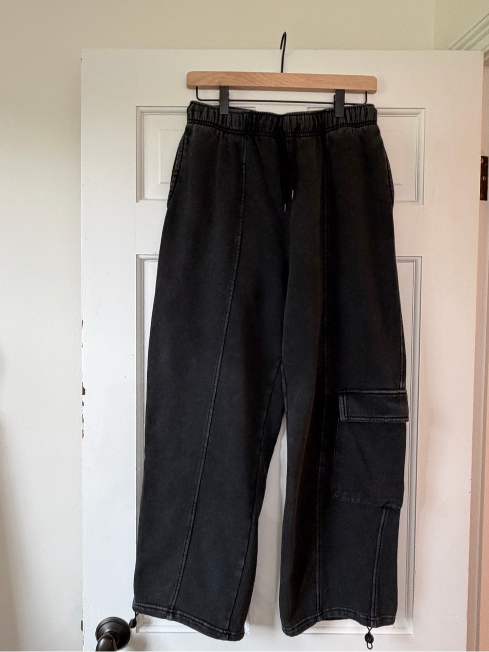 H&M Black Wide-Leg Cargo Joggers
